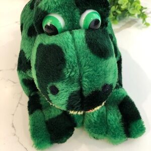 VTG 1994 Ganz plush spotted  frog green EUC